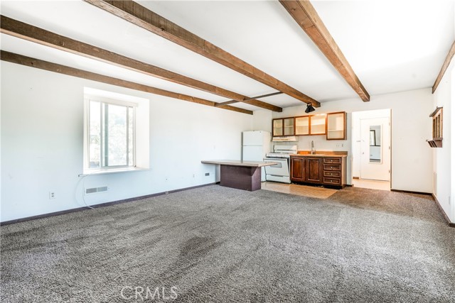 1300 Oak Avenue, Carlsbad CA: https://media.crmls.org/medias/0fc1749b-fec3-40b9-802e-8a7de8202eca.jpg