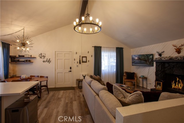 Detail Gallery Image 8 of 30 For 33067 Robin, Running Springs,  CA 92382 - 3 Beds | 2 Baths