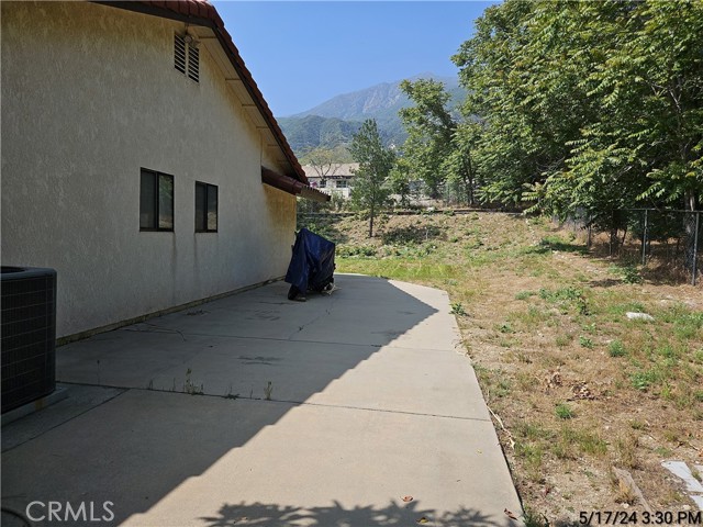 Detail Gallery Image 8 of 41 For 17572 Greenwood Ct, San Bernardino,  CA 92407 - 3 Beds | 2 Baths