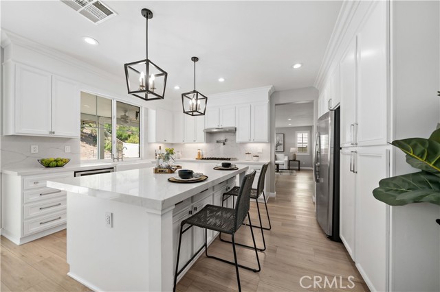 Detail Gallery Image 10 of 63 For 27775 Bottle Brush Way, Murrieta,  CA 92562 - 5 Beds | 3 Baths