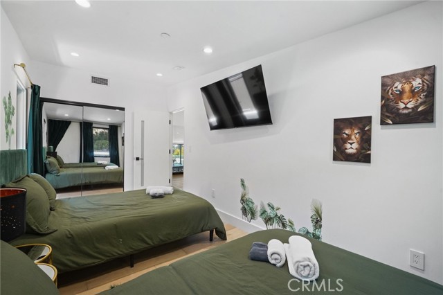 Detail Gallery Image 23 of 25 For 1812 Navy, Santa Monica,  CA 90405 - 5 Beds | 3 Baths