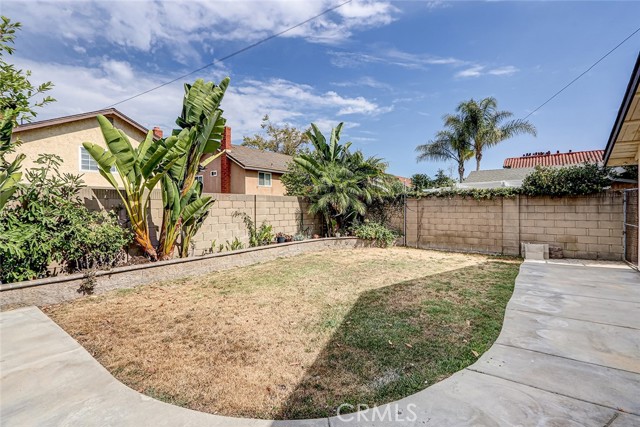 20102 Plaza De Madrid, Cerritos CA: https://media.crmls.org/medias/0fc3d916-4a86-4aa7-8dd5-f1d14c389edd.jpg