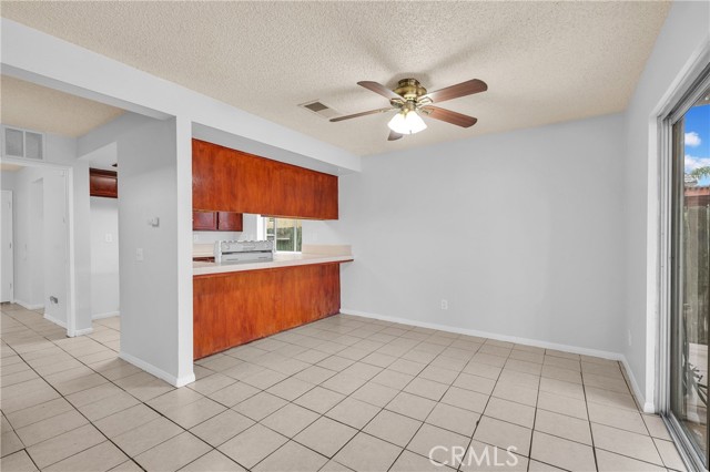 Detail Gallery Image 11 of 34 For 15400 Canyonstone Dr, Moreno Valley,  CA 92551 - 3 Beds | 2/1 Baths