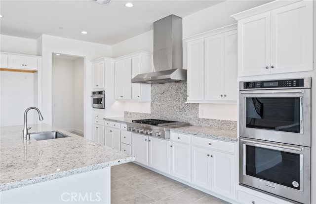 17602 Col Ranch Drive, Riverside CA: https://media.crmls.org/medias/0fc4fc60-0565-462e-bff7-aacadb42e589.jpg