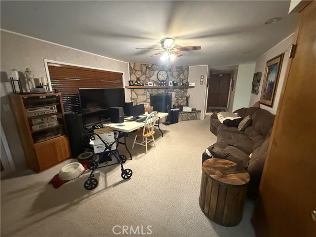 https://media.crmls.org/medias/0fc569e7-c5b3-49e6-8ace-d716e70794d1.jpg