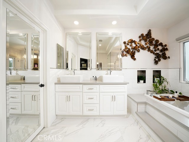 Detail Gallery Image 9 of 62 For 30732 Paseo Elegancia, San Juan Capistrano,  CA 92675 - 5 Beds | 5/1 Baths