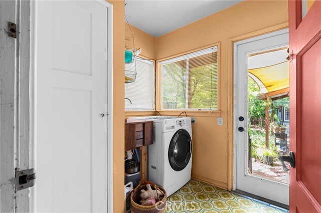 466 E 2nd Avenue, Chico CA: https://media.crmls.org/medias/0fc606c9-99fa-4e1b-9307-c65fbb1da9e6.jpg