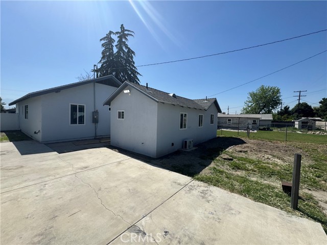 Detail Gallery Image 5 of 23 For 1278 Perris St, San Bernardino,  CA 92411 - 4 Beds | 2 Baths