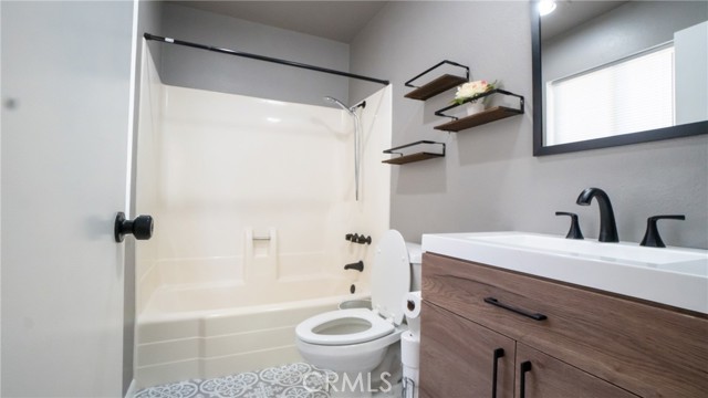 MASTER BATH 1