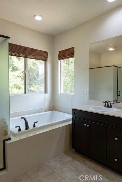Detail Gallery Image 28 of 44 For 181 Bright Poppy, Irvine,  CA 92618 - 4 Beds | 3 Baths
