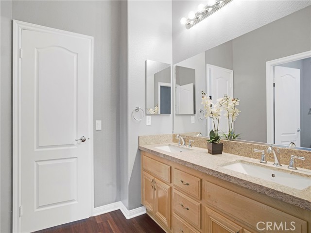 Detail Gallery Image 23 of 42 For 21103 Cross Creek Dr, Saugus,  CA 91350 - 3 Beds | 3 Baths