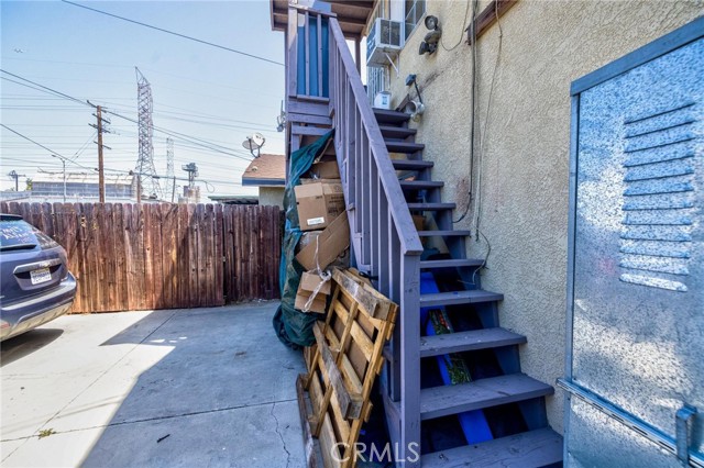 9203 Beach Street, Los Angeles CA: https://media.crmls.org/medias/0fc7710b-add3-4a5e-8fa1-49614a216190.jpg