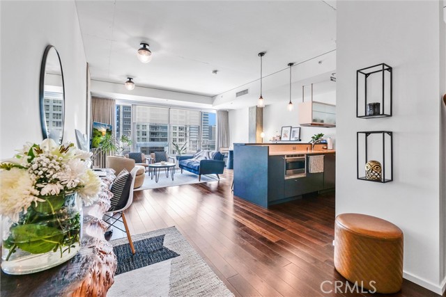 Detail Gallery Image 6 of 27 For 1155 S Grand Ave #1014,  Los Angeles,  CA 90015 - 1 Beds | 1 Baths