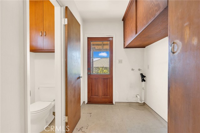 321 E Oakmont Drive, Montebello CA: https://media.crmls.org/medias/0fc7827c-a50f-4037-98c6-e70c4029f375.jpg
