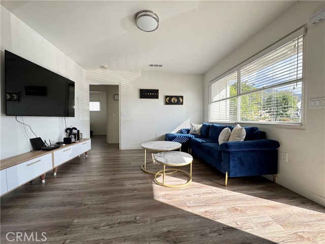 Detail Gallery Image 2 of 16 For 361 Norumbega, Monrovia,  CA 91016 - 3 Beds | 2 Baths