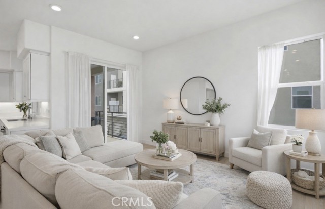 Detail Gallery Image 2 of 34 For 175 Sash, Irvine,  CA 92618 - 4 Beds | 3/1 Baths