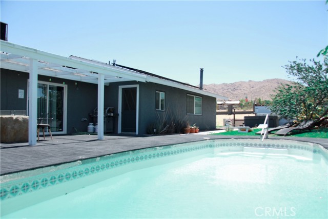 7112 Mecca Road, Joshua Tree CA: https://media.crmls.org/medias/0fca5b77-41fe-4968-a53c-97548980c6ec.jpg