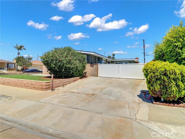 2310 W 169th Place, Torrance CA: https://media.crmls.org/medias/0fcaf950-7be9-44aa-88e6-c59bcf31cc48.jpg