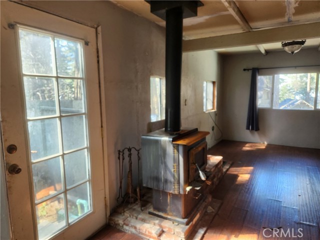23913 Inspiration Road, Crestline CA: https://media.crmls.org/medias/0fcb5eb4-d6e2-4cf1-96ae-ed7286d4fa9f.jpg