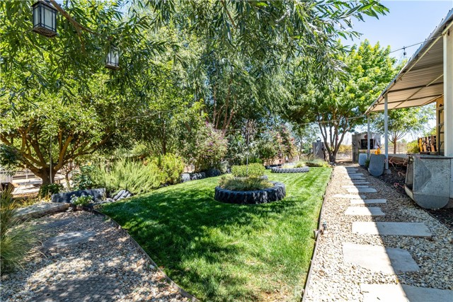 4225 Farousse Way, Paso Robles CA: https://media.crmls.org/medias/0fcccef0-9dc9-4f6d-b7c0-174971999b61.jpg