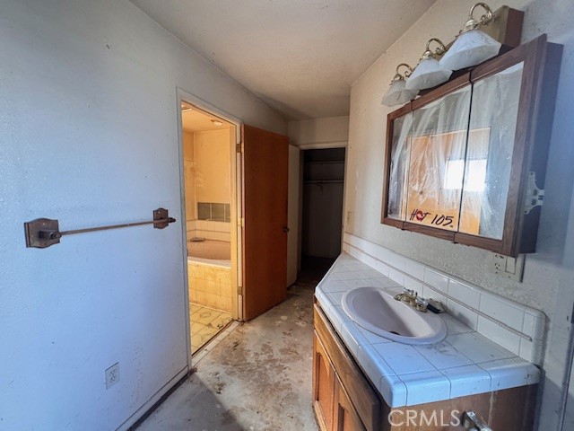 Detail Gallery Image 8 of 28 For 352 Terri Dr, Atwater,  CA 95301 - 3 Beds | 2/1 Baths