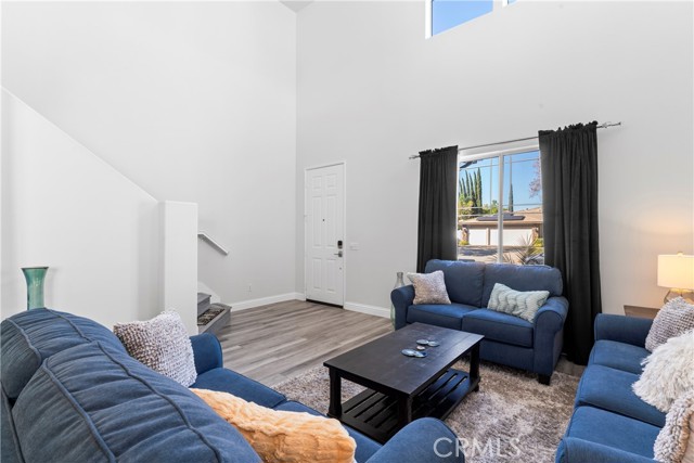 Detail Gallery Image 8 of 46 For 1456 Roadrunner, Corona,  CA 92881 - 3 Beds | 2/1 Baths