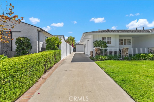 2045 Commodore Road, Newport Beach CA: https://media.crmls.org/medias/0fcd50b0-8ee8-4b71-9807-48c548aedcd3.jpg
