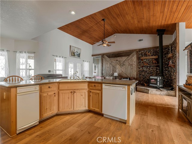 Detail Gallery Image 13 of 66 For 23237 Johnson Ct, Tehachapi,  CA 93561 - 4 Beds | 5 Baths