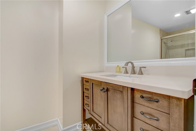 Detail Gallery Image 28 of 44 For 4949 Genesta Ave #104,  Encino,  CA 91316 - 2 Beds | 2 Baths