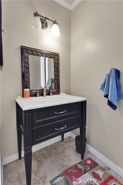 Detail Gallery Image 18 of 51 For 18830 Munsee Rd, Apple Valley,  CA 92307 - 4 Beds | 2/1 Baths