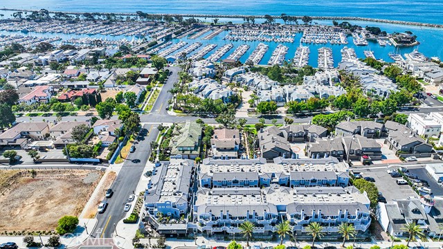 Detail Gallery Image 38 of 39 For 24582 Del Prado #201,  Dana Point,  CA 92629 - 2 Beds | 2/1 Baths