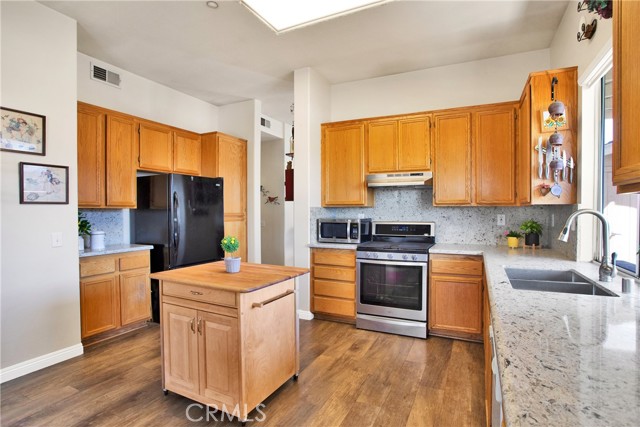 Detail Gallery Image 12 of 49 For 15705 Gulfstream Ave, Fontana,  CA 92336 - 4 Beds | 2 Baths
