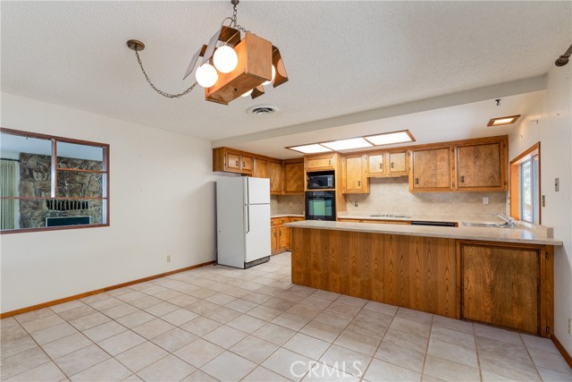 Image 9 of 35 For 641 Blue Oak Drive