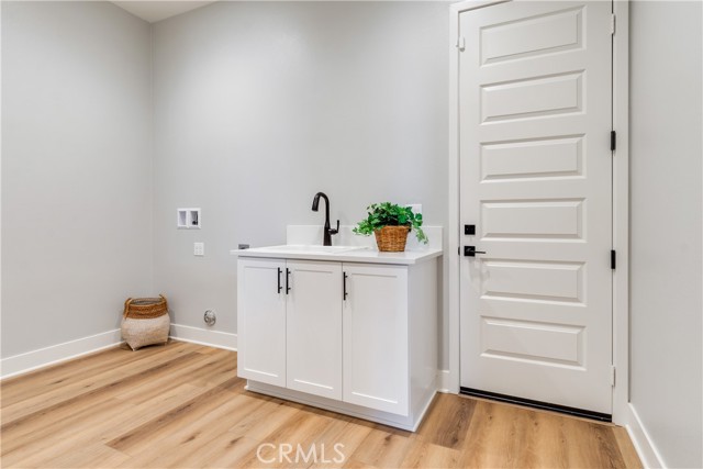 Detail Gallery Image 23 of 29 For 6533 Canyon Oaks Dr, Simi Valley,  CA 93063 - 4 Beds | 3/1 Baths