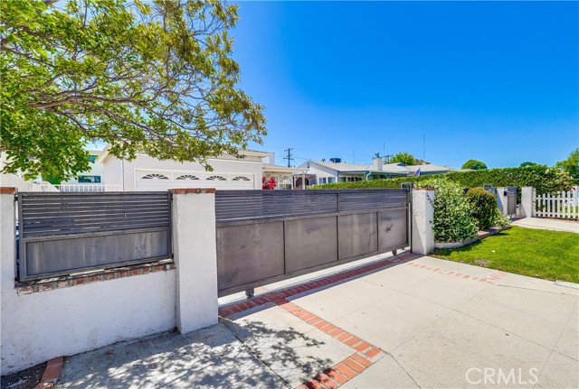 Detail Gallery Image 5 of 39 For 12506 Emelita St, Valley Village,  CA 91607 - 2 Beds | 2 Baths