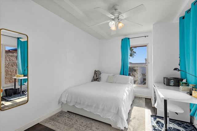 3216 Highland Avenue, Manhattan Beach CA: https://media.crmls.org/medias/0fd34094-9cfa-49f7-8e76-3e3744061d53.jpg