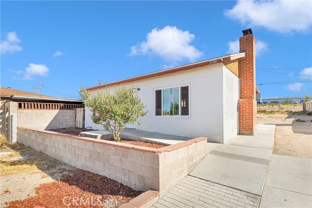 Detail Gallery Image 4 of 22 For 1280 Flora St, Barstow,  CA 92311 - 1 Beds | 1 Baths