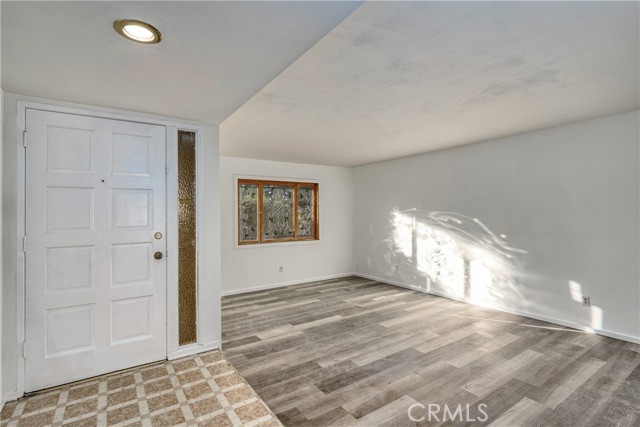 Detail Gallery Image 3 of 24 For 8478 Variel Ave, Canoga Park,  CA 91304 - 4 Beds | 2 Baths