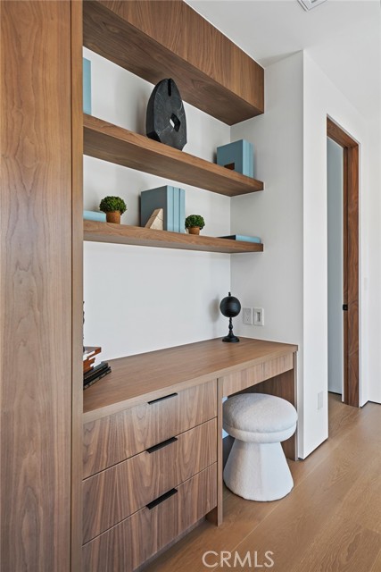 4219 Costello Avenue, Sherman Oaks CA: https://media.crmls.org/medias/0fd47be0-1937-47aa-8768-a60c86027bd2.jpg