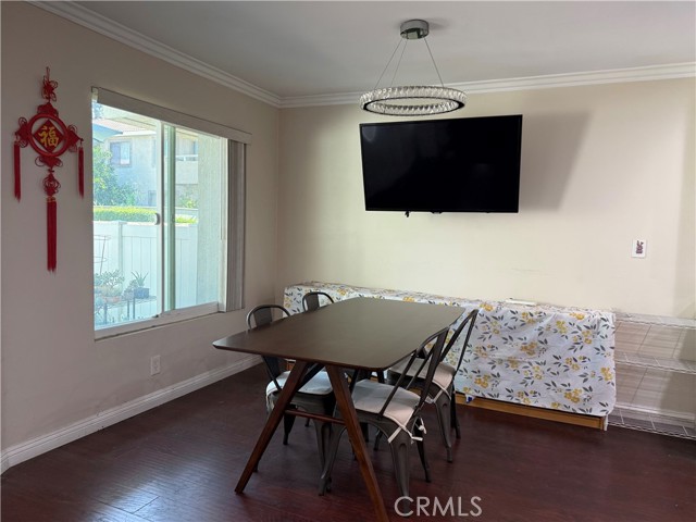 5410 Chippewa Court, Chino CA: https://media.crmls.org/medias/0fd4f5cb-d6e0-4b6d-8f43-223685bdc426.jpg