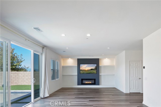 Detail Gallery Image 14 of 41 For 9605 Bonsai Ln, Riverside,  CA 92508 - 5 Beds | 3 Baths