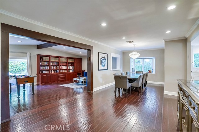 12415 Killion Street, Valley Village CA: https://media.crmls.org/medias/0fd53d6c-d059-4796-bcdd-17a0bbf3f3ac.jpg