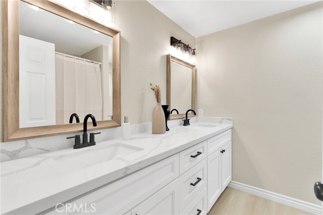 14463 Birchwood Drive, Hesperia CA: https://media.crmls.org/medias/0fd576c8-e3b2-464e-8469-a017b455968d.jpg
