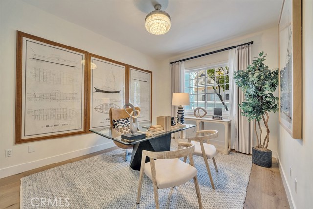 5451 Newcastle Lane, Calabasas CA: https://media.crmls.org/medias/0fd5d3cb-7307-48e5-9303-140baf3e2136.jpg