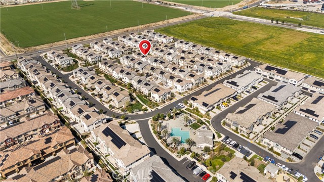 4253 S Heather Privado, Ontario CA: https://media.crmls.org/medias/0fd5eb94-0263-423b-867e-7f754b5e0963.jpg