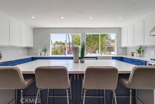 Detail Gallery Image 13 of 21 For 22555 Califa St, Woodland Hills,  CA 91367 - 7 Beds | 7 Baths