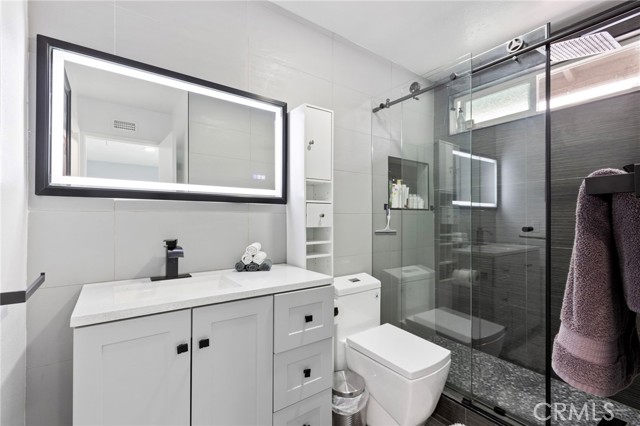 Detail Gallery Image 16 of 25 For 2215 E Avalon, Santa Ana,  CA 92705 - 3 Beds | 2 Baths