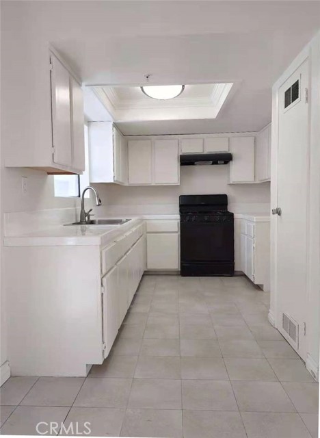 Detail Gallery Image 5 of 21 For 125 N 3rd St #C,  Alhambra,  CA 91801 - 3 Beds | 2/1 Baths