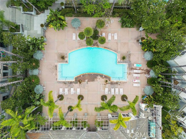 Image 28 of 40 For 2233 Martin  302