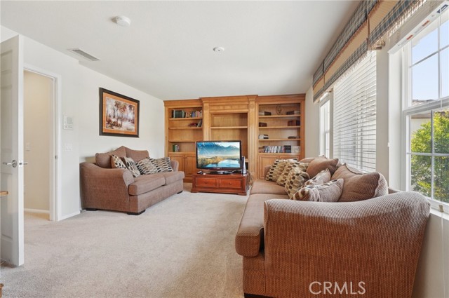 Detail Gallery Image 10 of 65 For 20504 Bergamo Way, Porter Ranch,  CA 91326 - 5 Beds | 3 Baths